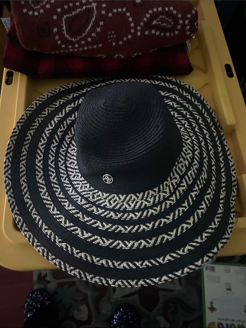 Black Wide-Brim Straw Sun Hat with Contrasting Weave